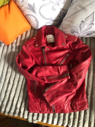 Cazadora biker rojo/fucsia de la marca MANGO.