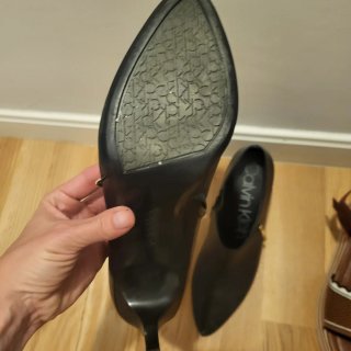Botines Calvin Klein Tacón Aguja Negro