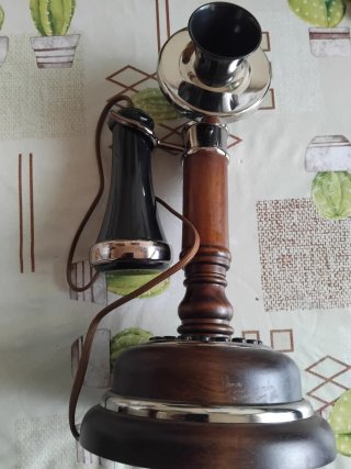 Réplica Teléfono Antiguo Madera y Metal