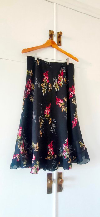 Falda vintage negra floral