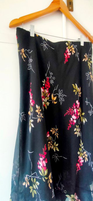 Falda vintage negra floral