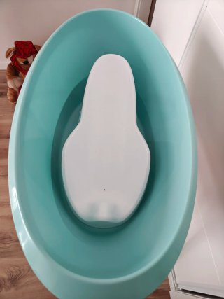 Bañera Luma para bebé con patas y reductor