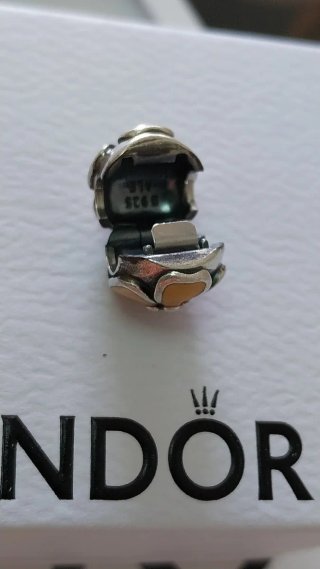 Clip Pandora Lindas margaritas (con esmalte)