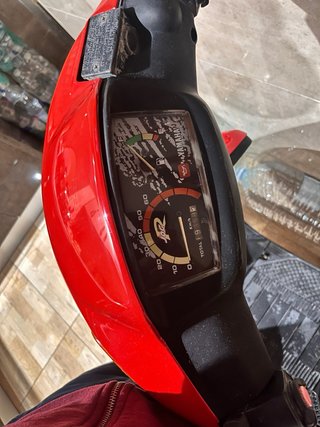 Moto Yamaha Scooter big jog R Roja y Negra