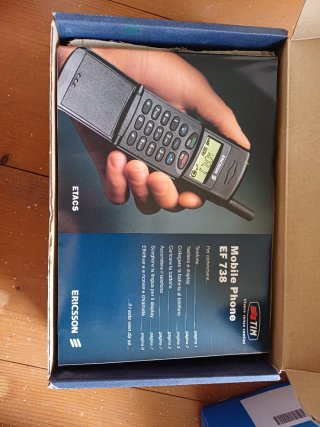 Ericsson EF 738 Mobile Phone