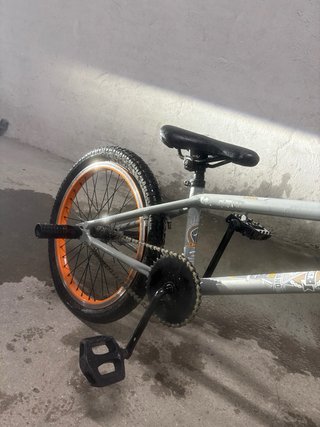 Bicicleta BMX Gris