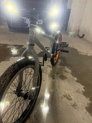 Bicicleta BMX Gris