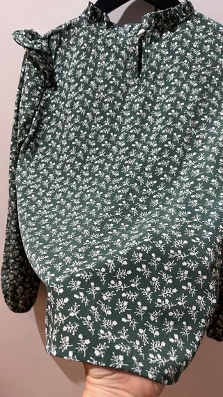 Blusa niña volantes verde