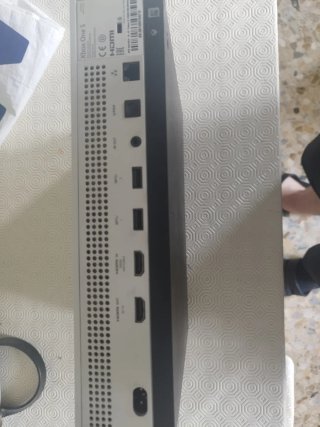 Consola Xbox One S 1 tb + MegaMan 11 sin mando