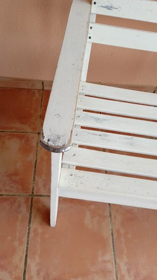 Banco de madera blanco para exterior
