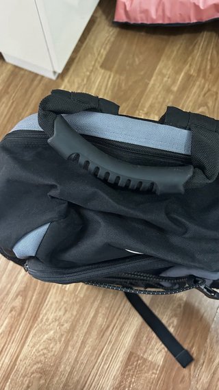 Mochila Boulder senderismo negra y gris