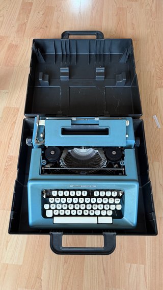 Máquina de escribir Olivetti Studio 40