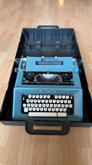 Máquina de escribir Olivetti Studio 40
