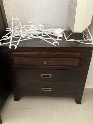 Cómoda y 2 mesitas de noche madera