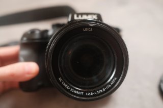 Fotocamera Panasonic Lumix DMC-FZ2000 (scatola originale)