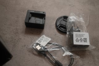 Fotocamera Panasonic Lumix DMC-FZ2000 (scatola originale)