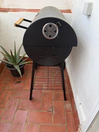 Barbacoa Negra con Termómetro