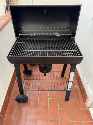 Barbacoa Negra con Termómetro