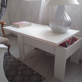 Mesa elevable blanca para living