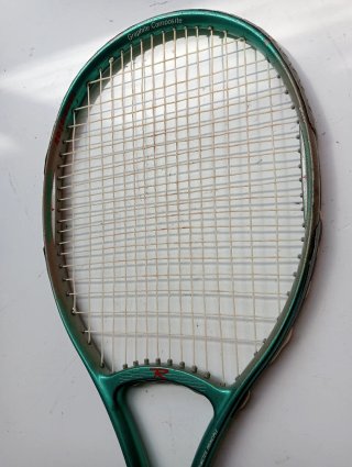 Raqueta de tenis Rossignol antigua