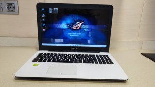 Portátil Asus i7 8GB RAM 500GB SSD Win11