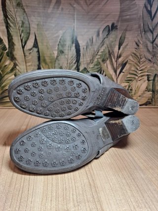 Zapatos de tacón - piel genuina