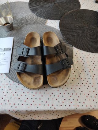 Sandalias negras de verano