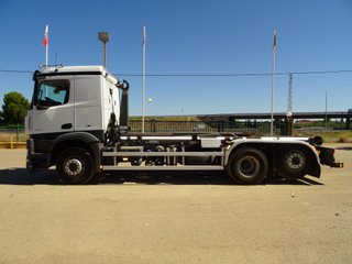 Mercedes AROCS 25 42-CAMIONES GANCHO PORTACONTENED