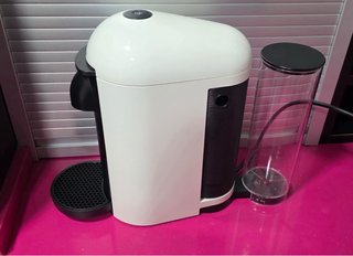 Cafetera Nespresso Vertuo Plus Blanca