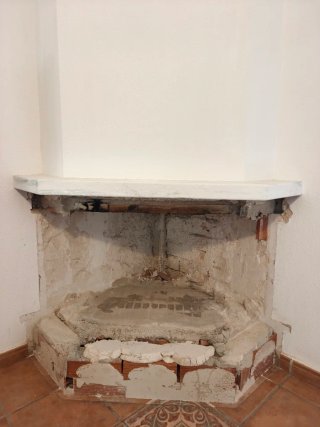Chimenea de obra rústica