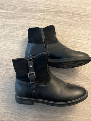 Botines niña negros