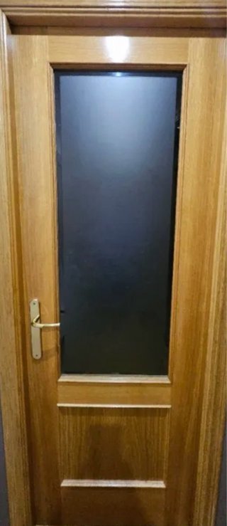 Puerta madera con cristal