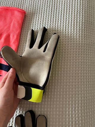 Calcetas y guantes de portero fútbol