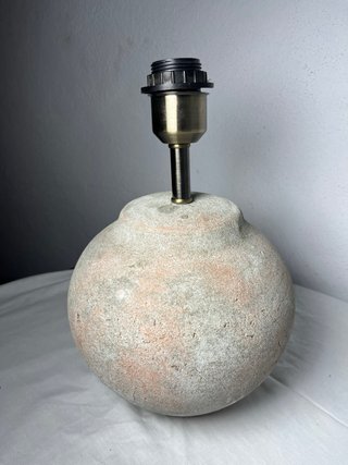 Lámpara de mesa Zara Home cerámica envejecida