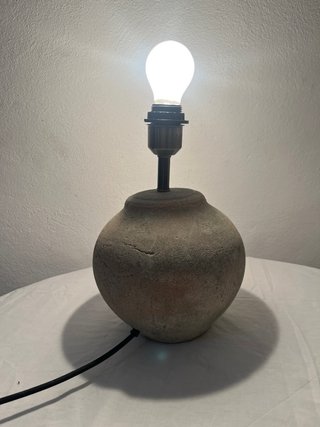 Lámpara de mesa Zara Home cerámica envejecida