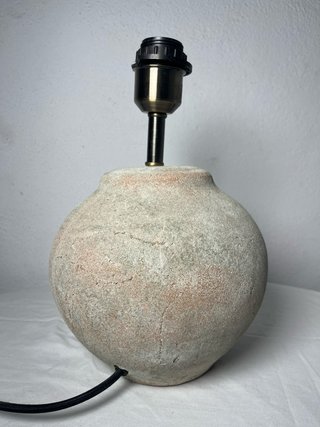 Lámpara de mesa Zara Home cerámica envejecida