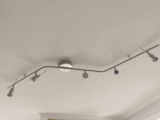 Lámpara de techo plateada IKEA, lampara y bombilla