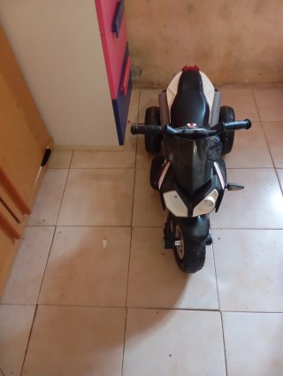 Moto eléctrica infantil +2 años para arriba