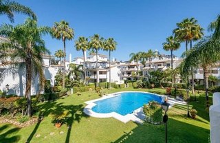 Piso en venta en Nueva Andalucía centro en Marbella