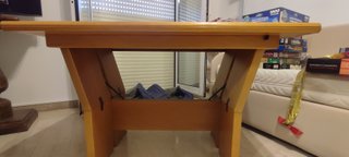 Tavolo alzabile e apribile in legno