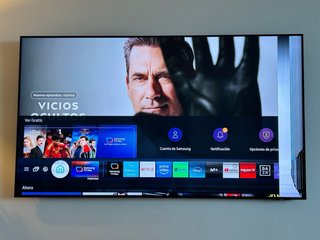 Samsung QLED 65” con golpe lateral
