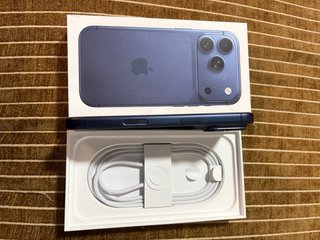 iPhone 17 Pro - 256GB - Azul Oscuro