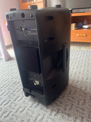 Altavoz Alto Negro