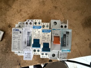 Componentes Eléctricos Solera, Tomzn, Hager