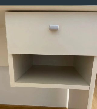 Escritorio blanco con cajón