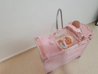 Cuna de muñecas con trona y armario