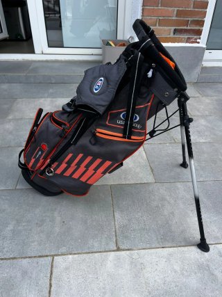 Bolsa de golf US Kids con palos
