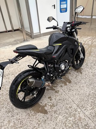 Keeway 125 Naked Negra Del año 26-11-2020