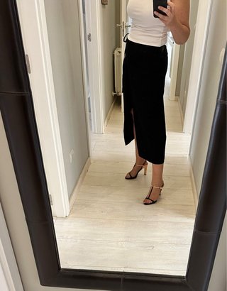 Falda Zara negra cruzada
