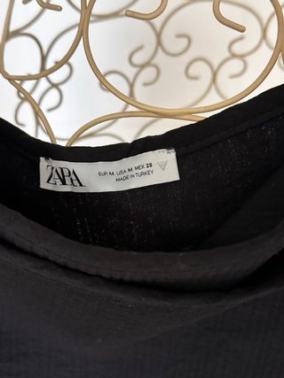 Falda Zara negra cruzada